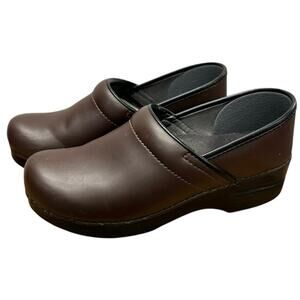 Dansko 3950-530202 Women's XP 2.0 Pull Up Brown Clogs 39